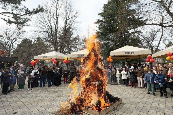 Празднование Масленицы в Цхинвале - Sputnik Южная Осетия