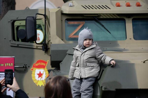 Выставка военной техники и вооружения в Цхинвале Выставка военной техники и вооружения в Цхинвале - Sputnik Южная Осетия