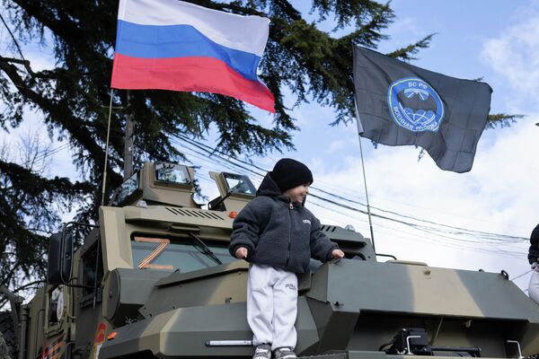 Выставка военной техники и вооружения в Цхинвале Выставка военной техники и вооружения в Цхинвале - Sputnik Южная Осетия