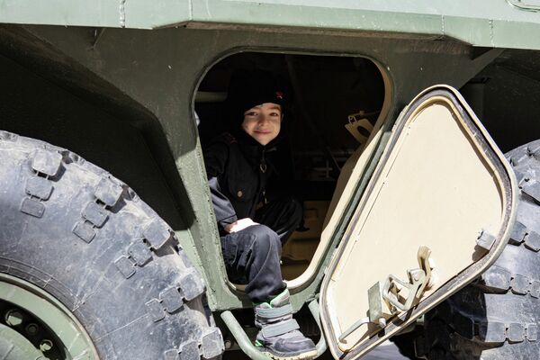 Выставка военной техники и вооружения в Цхинвале Выставка военной техники и вооружения в Цхинвале - Sputnik Южная Осетия