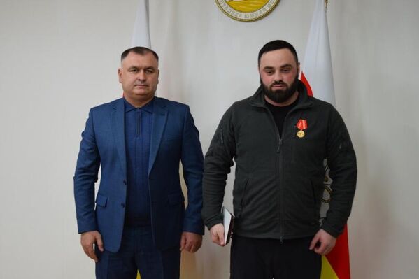 Президент Южной Осетии вручил участникам СВО государственные награды - Sputnik Южная Осетия