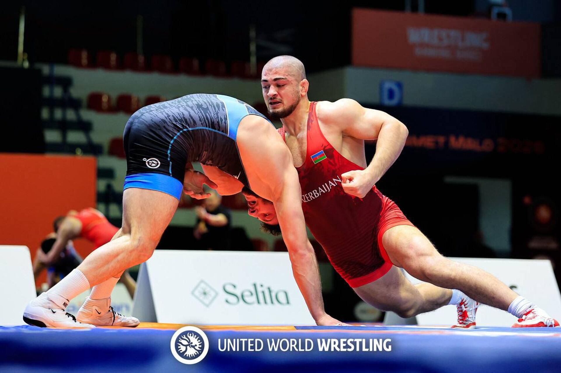 Арсений Джиоев (справа) на рейтинговом турнире UWW в Албании - Sputnik Южная Осетия, 1920, 26.02.2026