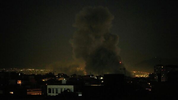 Столб дыма поднимается над Тегераном, Иран - Sputnik Южная Осетия