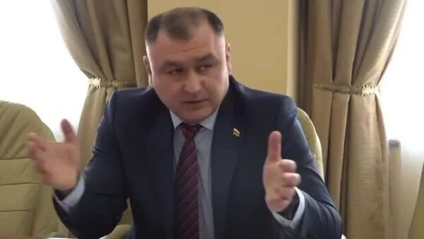Алан Гаглоев поручил Генпрокуратуре провести проверку принятой программы соцэкономразвития на 2022-2025 годы - Sputnik Южная Осетия