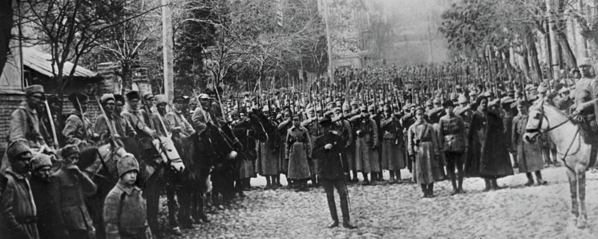 Бойцы Красной Армии вступают в Тифлис, 1921 год. Архивное фото  - Sputnik Южная Осетия, 1920, 05.03.2026