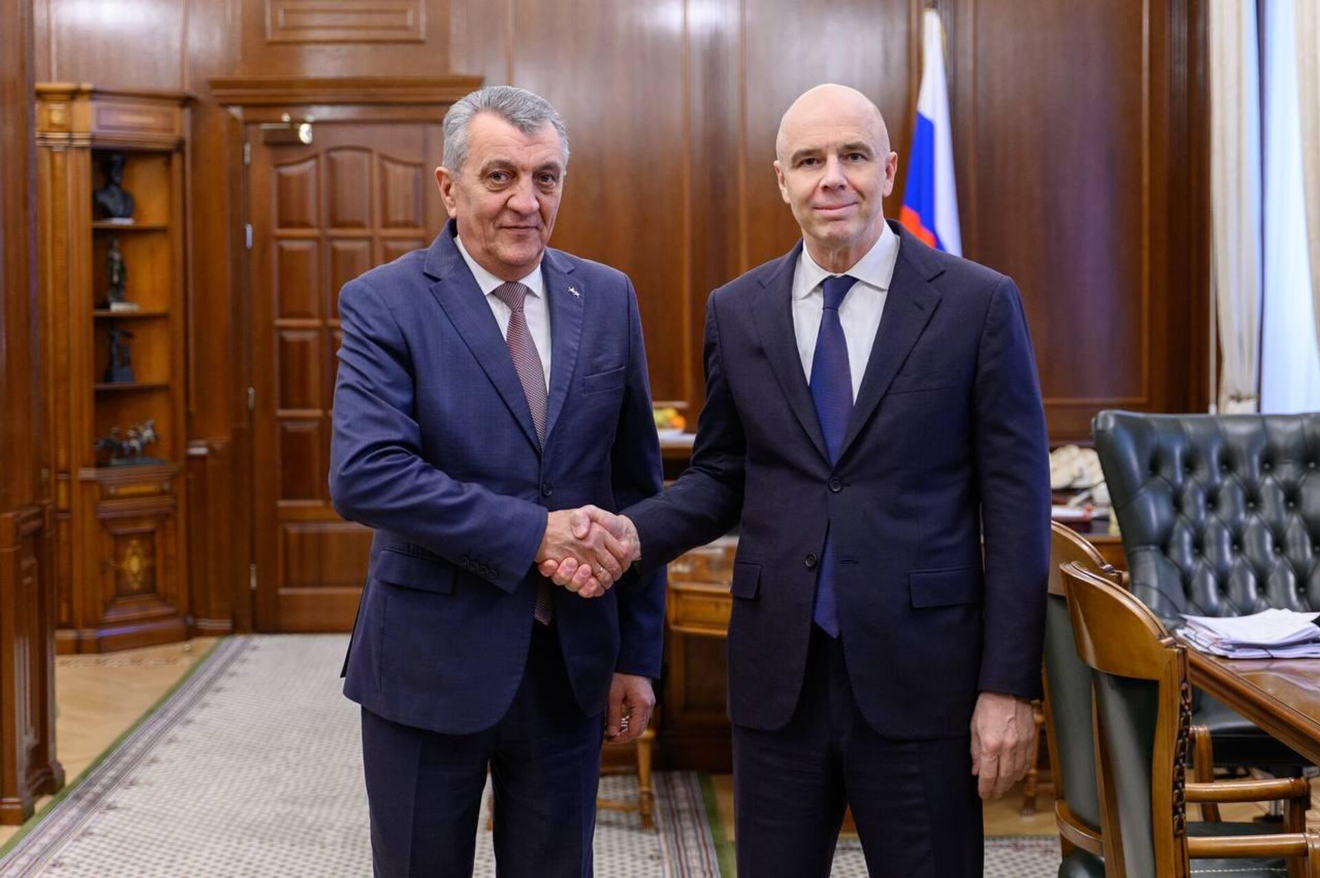 Сергей Меняйло и Антон Силуанов - Sputnik Южная Осетия, 1920, 06.03.2026