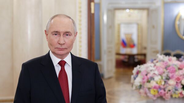 Президент Владимир Путин поздравил женщин России с Международным женским днём - Sputnik Южная Осетия