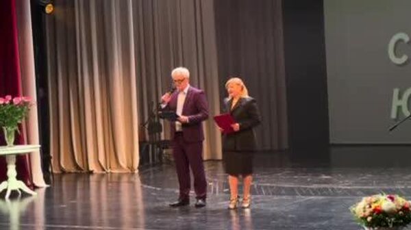 В Цхинвале проходит творческий вечер, посвященный осетинской поэтессе Ольге Чехоевой - Sputnik Южная Осетия