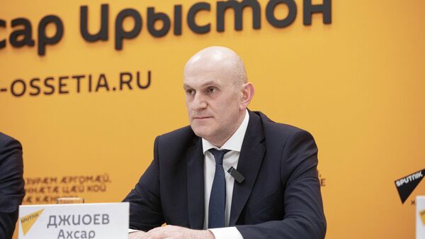Итоги поездки в Москву: брифинг главы МИД Южной Осетии Ахсара Джиоева в Sputnik - Sputnik Южная Осетия
