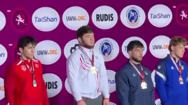 Нравится, не нравится — терпи, моя красавица: российский борец Исламгереев процитировал Путина, комментируя протест украинца Костюка на молодежном чемпионате Европы - Sputnik Южная Осетия