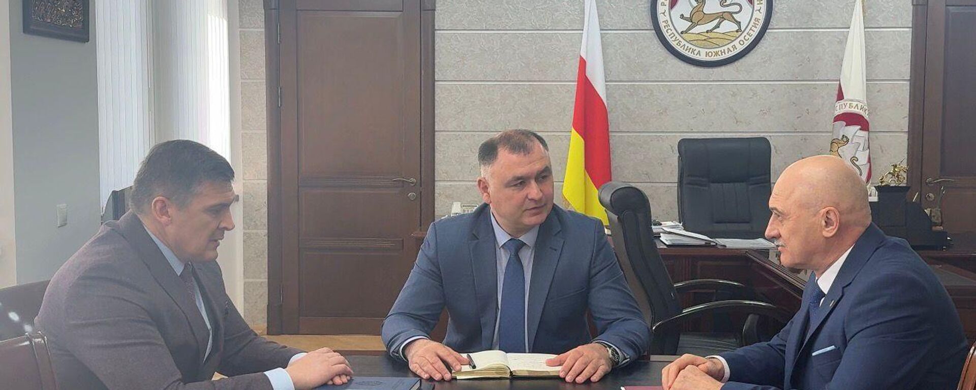 Алан Гаглоев, Юрий Кадий и Владимир Щемелинин - Sputnik Южная Осетия, 1920, 13.03.2026