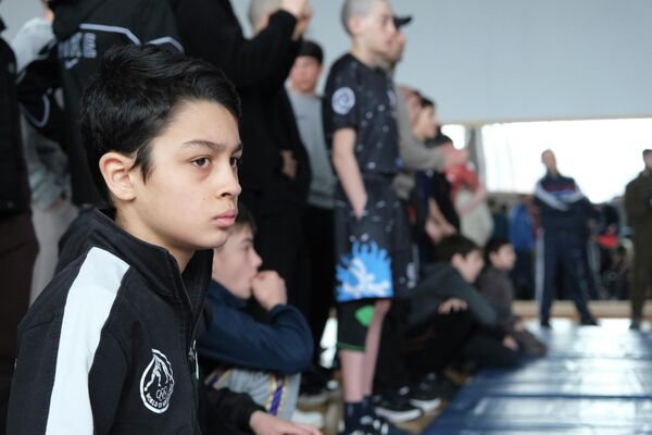 Болельщики на турнире по рукопашному бою памяти участника СВО Руслана Бесаева - Sputnik Южная Осетия