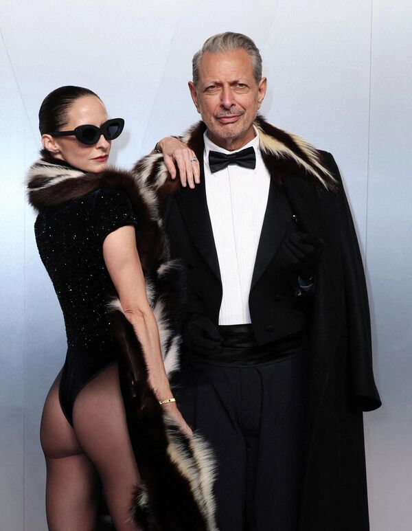 Эмили Ливингстон и Джефф Голдблюм прибывают на вечеринку Vanity Fair, посвященную 98-й церемонии вручения премии "Оскар", в Беверли-Хиллз, США Эмили Ливингстон и Джефф Голдблюм прибывают на вечеринку Vanity Fair, посвященную 98-й церемонии вручения премии "Оскар", в Беверли-Хиллз, США - Sputnik Южная Осетия