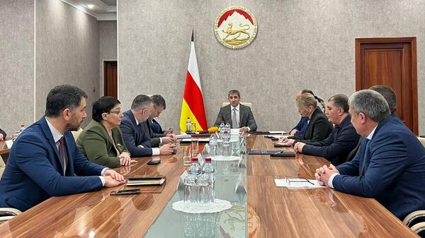 Совещание в правительстве Южной Осетии  - Sputnik Южная Осетия