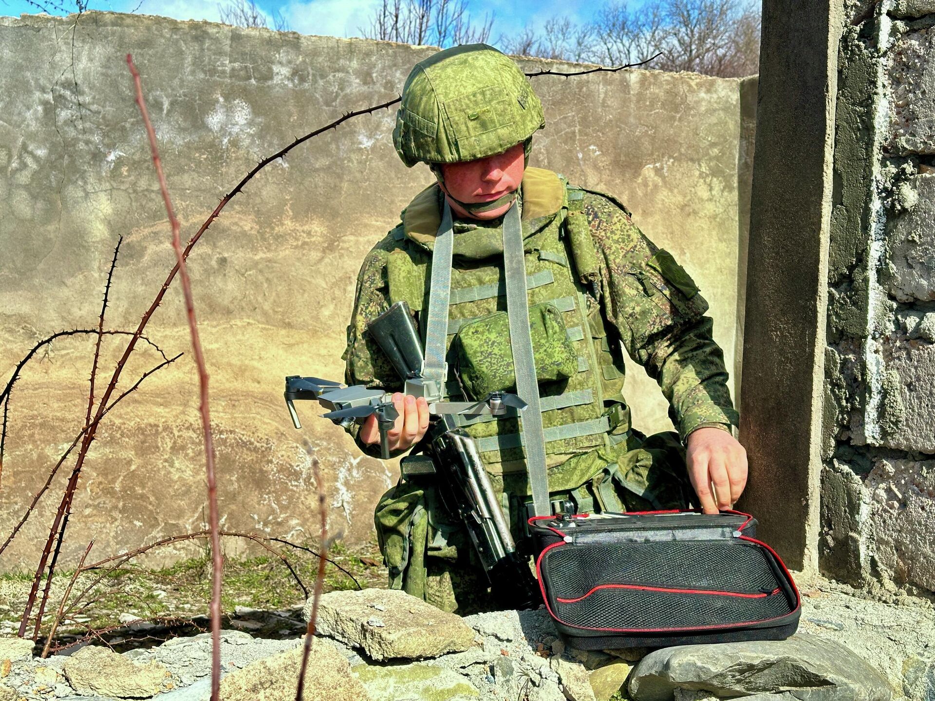 Тренировка разведчиков российской военной базы в Южной Осетии   - Sputnik Южная Осетия, 1920, 16.03.2026