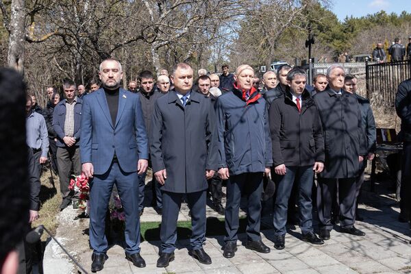 В Южной Осетии почтили память жертв Ередской трагедии - Sputnik Южная Осетия