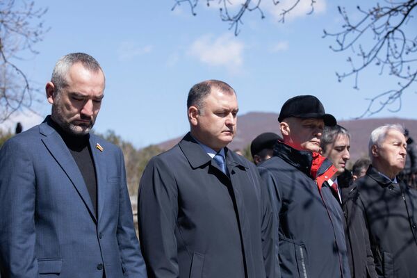 В Южной Осетии почтили память жертв Ередской трагедии - Sputnik Южная Осетия