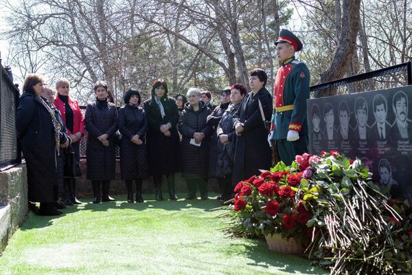 В Южной Осетии почтили память жертв Ередской трагедии - Sputnik Южная Осетия