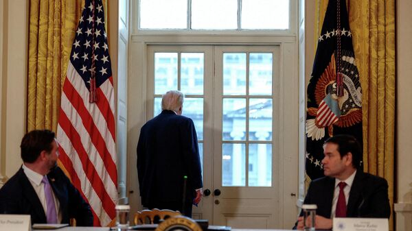Президент США Дональд Трамп в Белом доме. Архивное фото  - Sputnik Южная Осетия