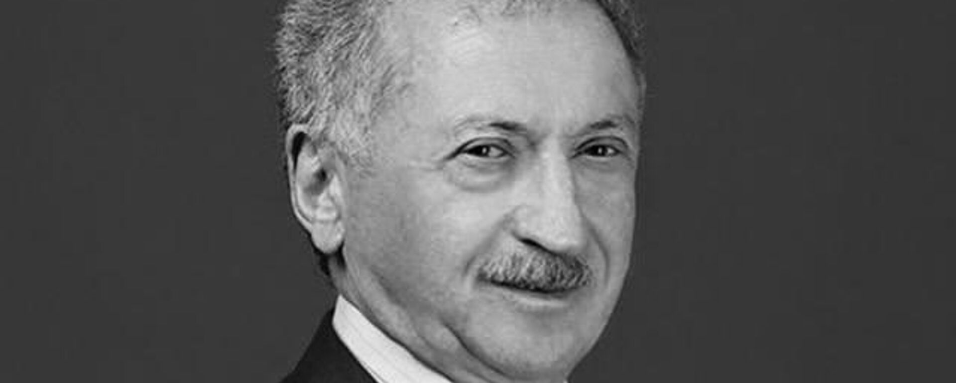 Народный артист Южной Осетии, Народный артист РСО—Алания, Заслуженный артист Карачаево-Черкесской Республики Ахсар Ванеев - Sputnik Южная Осетия, 1920, 22.03.2026