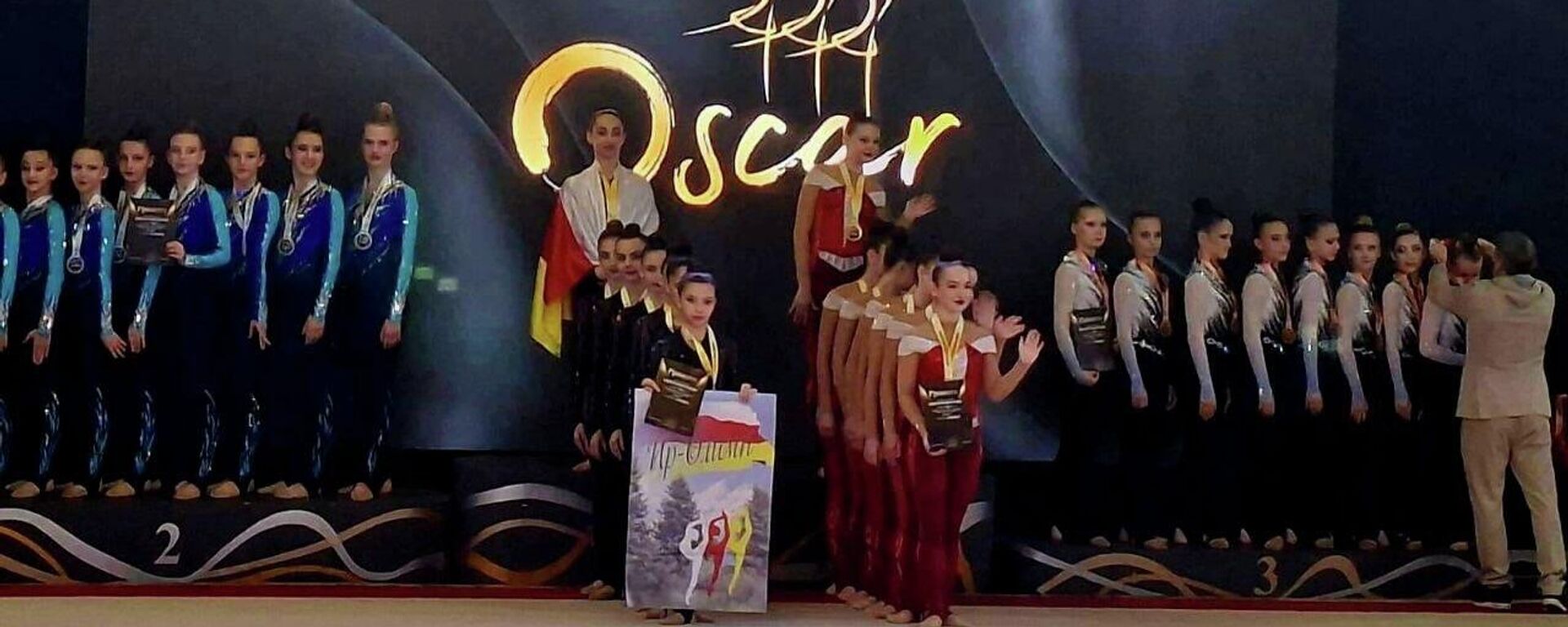 Южноосетинские участницы (в центре) на всероссийских соревнованиях Оскар в городе Ростов-на-Дону  - Sputnik Южная Осетия, 1920, 23.03.2026