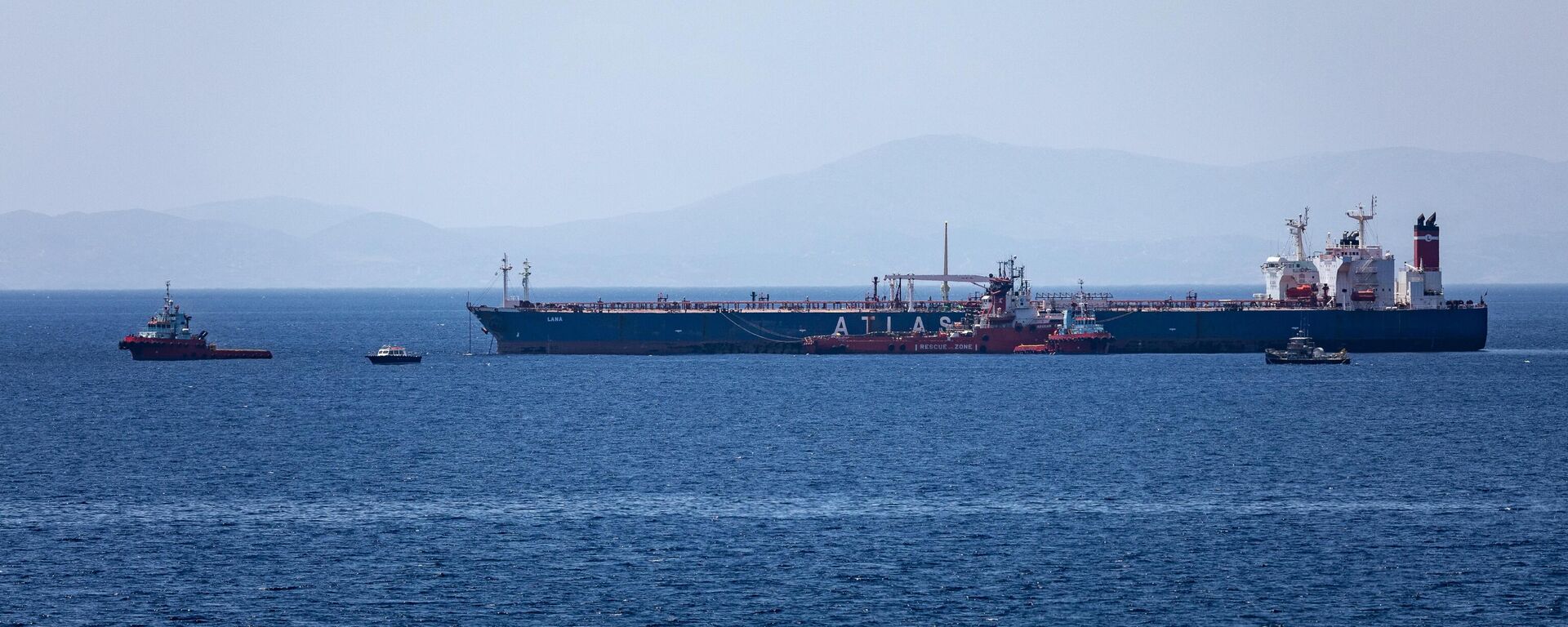 Танкер Lana, зарегистрированный под российским флагом и перевозивший нефть из Ирана - Sputnik Южная Осетия, 1920, 24.03.2026