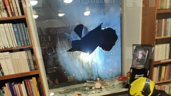 Здание Русского дома в Праге забросали коктейлями Молотова - Sputnik Южная Осетия