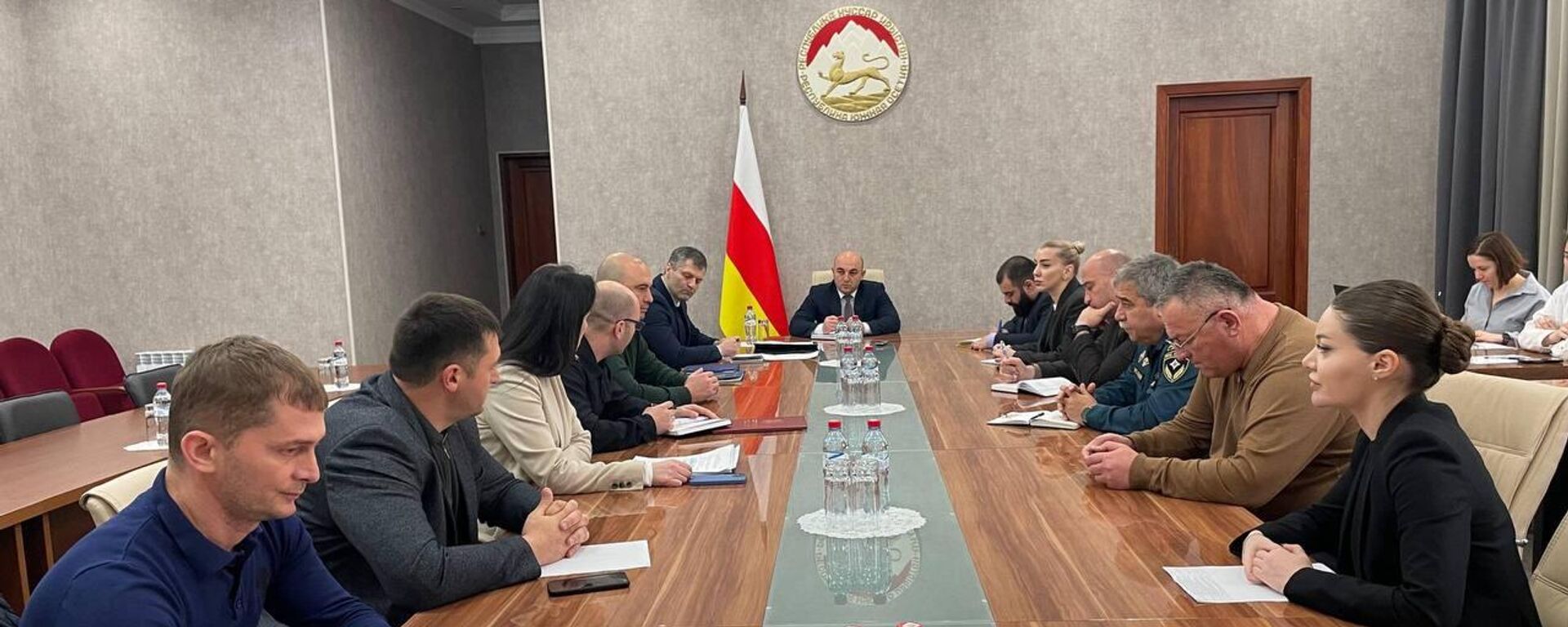 Заседание в правительстве Южной Осетии по вопросам системы АПК Безопасный город - Sputnik Южная Осетия, 1920, 27.03.2026