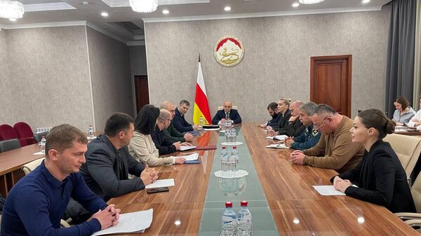 Заседание в правительстве Южной Осетии по вопросам системы АПК Безопасный город - Sputnik Южная Осетия