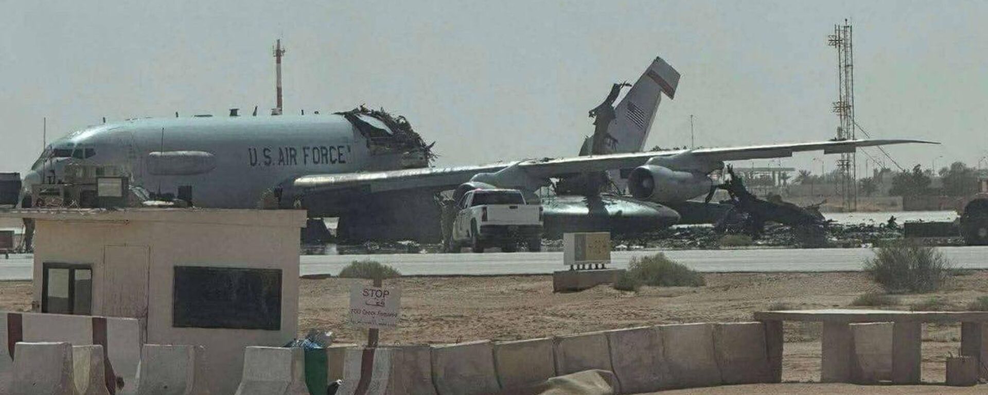 Фото уничтоженного во время удара Ирана по авиабазе США в Саудовской Аравии самолета раннего предупреждения и управления E-3G Sentry AWACS публикуют американские военные блогеры - Sputnik Южная Осетия, 1920, 29.03.2026