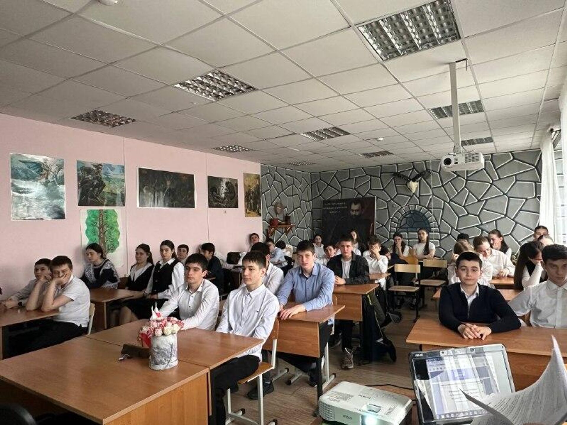 В Южной Осетии стартовал цикл лекций общества Знание для школьников - Sputnik Южная Осетия, 1920, 30.03.2026