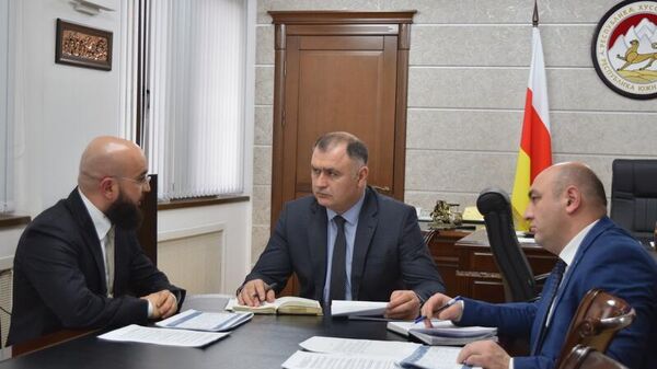 ӔХМ сӕргълӕууӕг радзырдта президентӕн йӕ фӕдзӕхсттӕ сӕххӕст кӕныны тыххӕй - Sputnik Хуссар Ирыстон