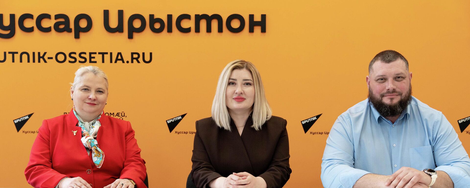 Елена Кряжева-Карцева, Мадина Батчаева и Олег Мальцев - Sputnik Южная Осетия, 1920, 02.04.2026