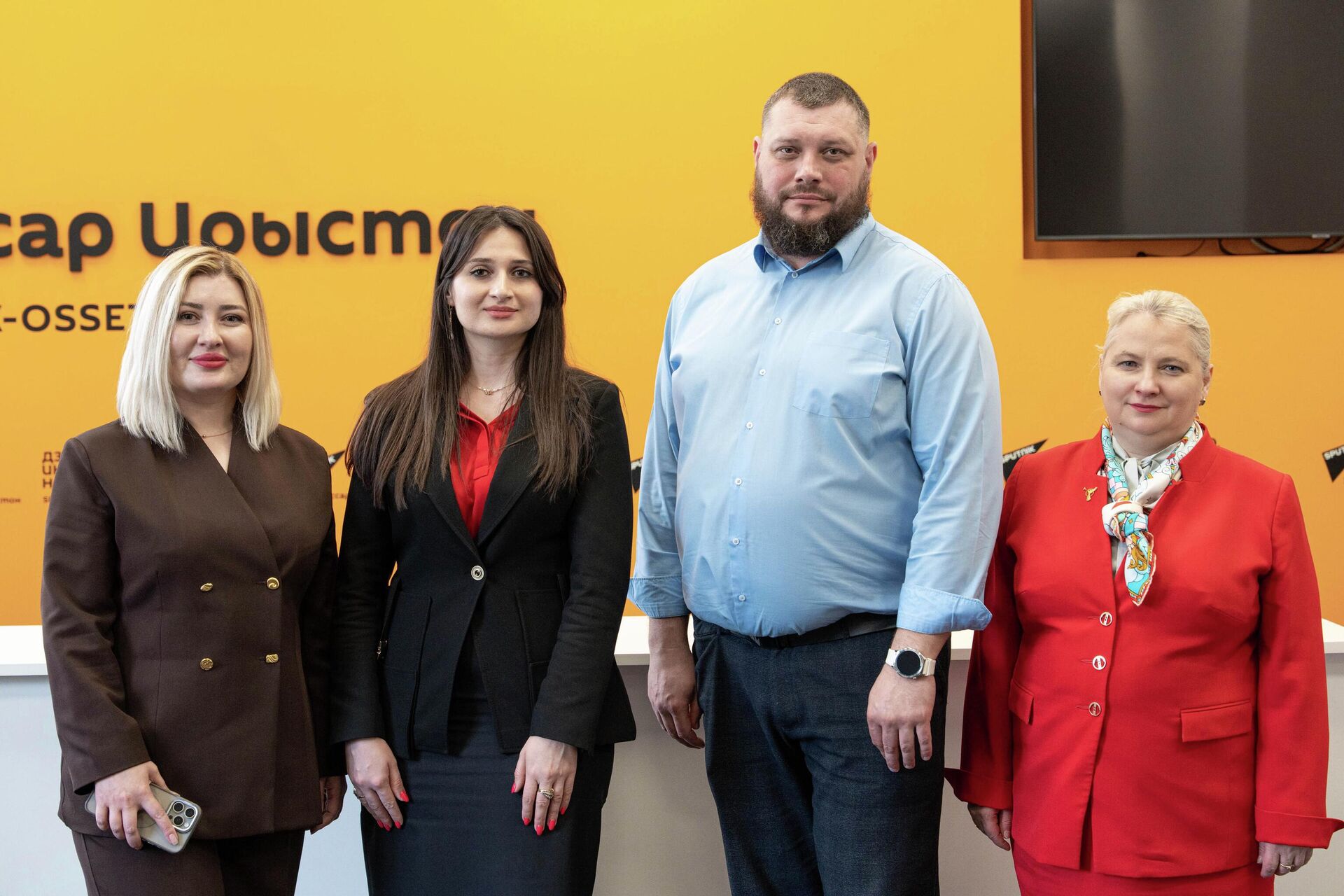 Мадина Батчаева, Анна Гагиева, Олег Мальцев и Елена Кряжева-Карцева - Sputnik Южная Осетия, 1920, 02.04.2026