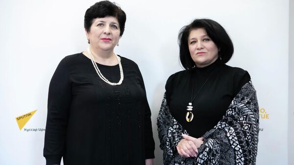 Элиса Гаглоева и Натали Гассиева - Sputnik Южная Осетия