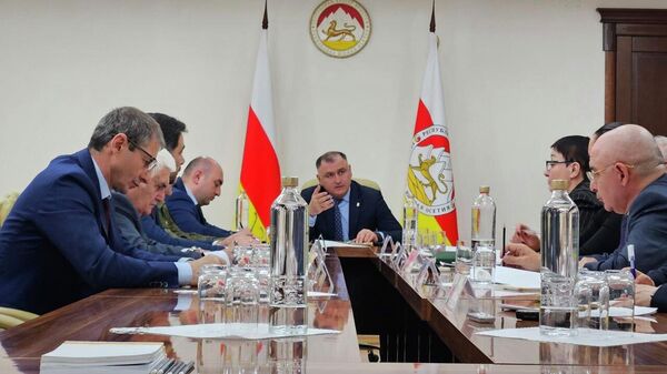 Заседание оргкомитета президентского конкурса биографических сочинений Три столетия ратной славы воинов Южной Осетии - Sputnik Южная Осетия