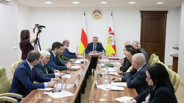 Хуссар Иры цӕттӕ кӕнынц биографион уацмысты президентон конкурсмӕ - Sputnik Хуссар Ирыстон