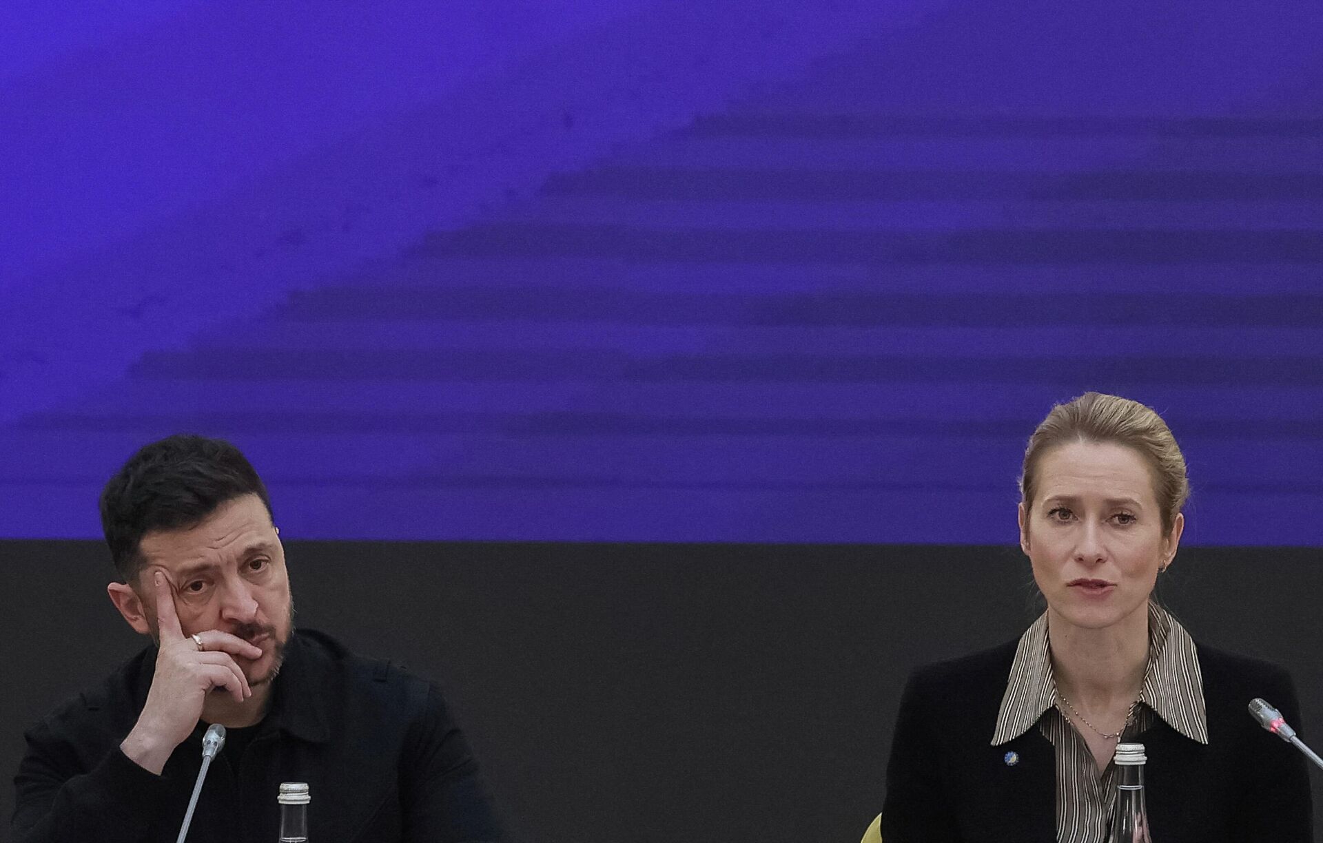 Владимир Зеленский и Верховный представитель Европейского союза по иностранным делам и политике безопасности Кайя Каллас - Sputnik Южная Осетия, 1920, 02.04.2026