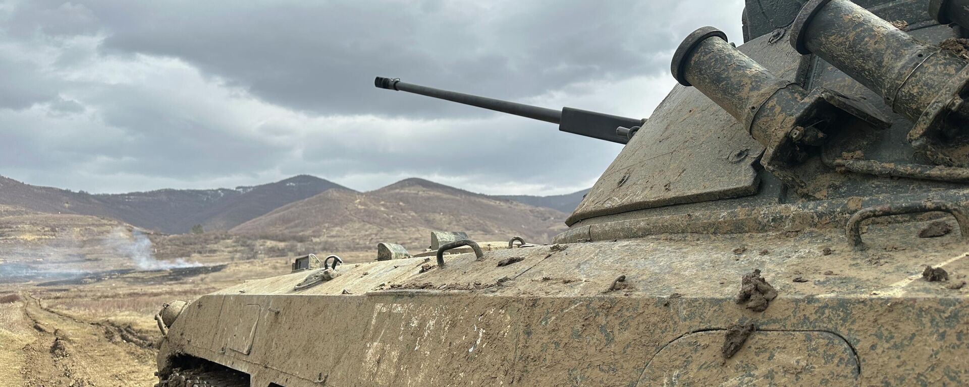 Учения экипажей БМП-2 российской военной базы в Южной Осетии  - Sputnik Южная Осетия, 1920, 03.04.2026