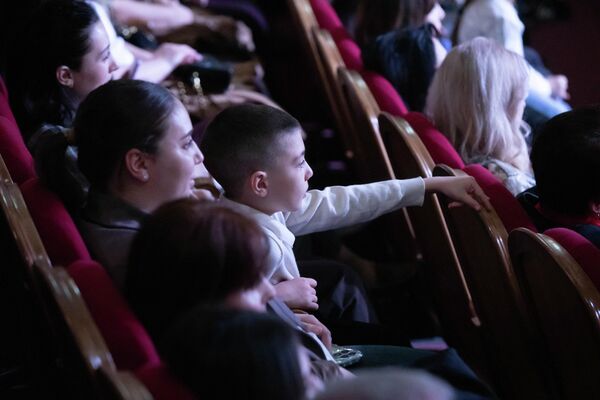 Спектакль Ма усы мад Спектакль Ма усы мад - Sputnik Южная Осетия