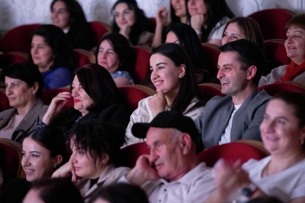 Премьера спектакля Mæ усы мад (Моя теща) - Sputnik Южная Осетия