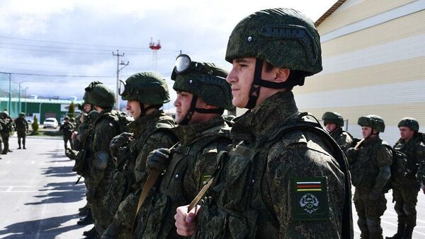 Строевой смотр военнослужащих ВС Южной Осетии  - Sputnik Южная Осетия