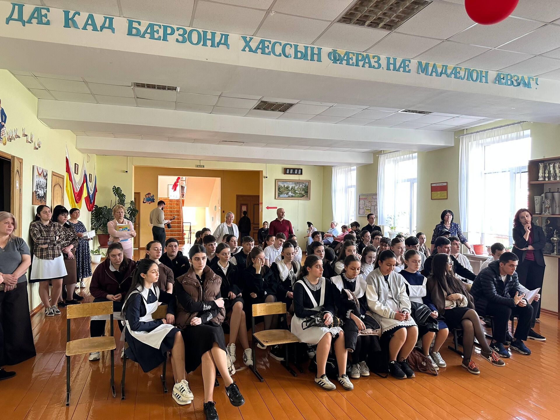 Занятия с учащимися СОШ №9 по освоению навыков сердечно-легочной реанимации и оказанию первой медицинской помощи в экстренных ситуациях - Sputnik Южная Осетия, 1920, 07.04.2026