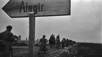 Части Красной Армии движутся вперед по следам отступающего противника. Алагирский район. Северная Осетия. Январь 1943