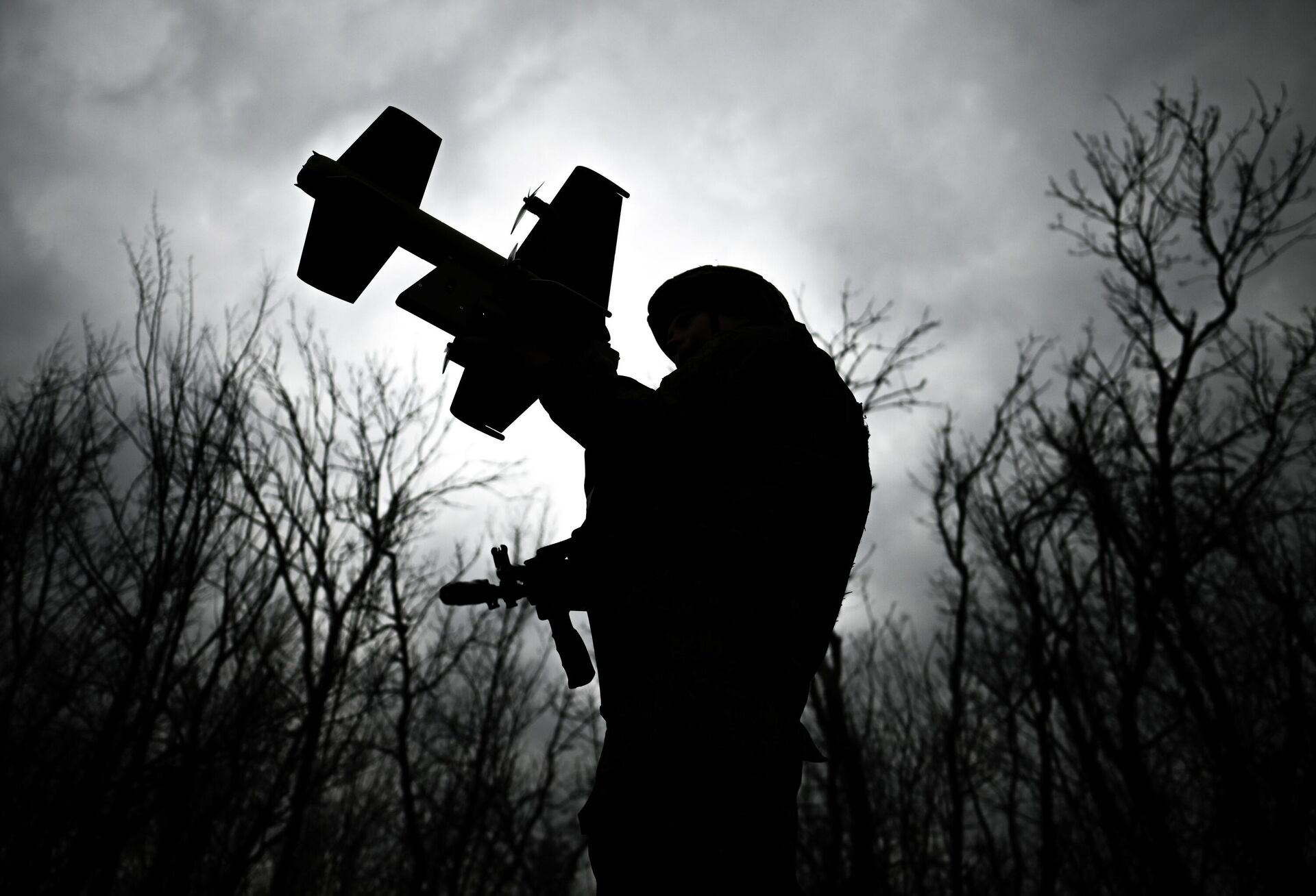 Расчет дрона-перехватчика Ёлка на Добропольском направлении СВО - Sputnik Южная Осетия, 1920, 08.04.2026