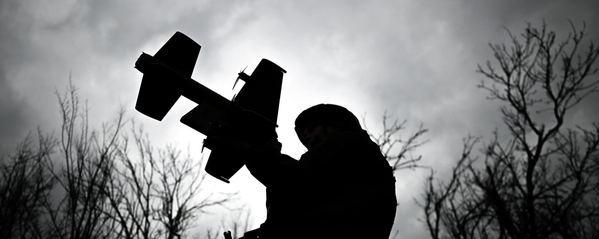 Расчет дрона-перехватчика Ёлка на Добропольском направлении СВО - Sputnik Южная Осетия, 1920, 03.05.2026