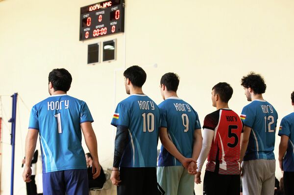 Открытый турнир по волейболу на Кубок ректора ЮОГУ среди мужчин Открытый турнир по волейболу на Кубок ректора ЮОГУ среди мужчин - Sputnik Южная Осетия