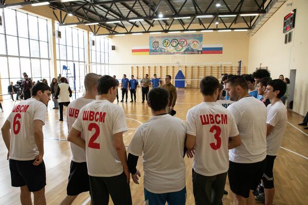 Открытый турнир по волейболу на Кубок ректора ЮОГУ среди мужчин Открытый турнир по волейболу на Кубок ректора ЮОГУ среди мужчин - Sputnik Южная Осетия