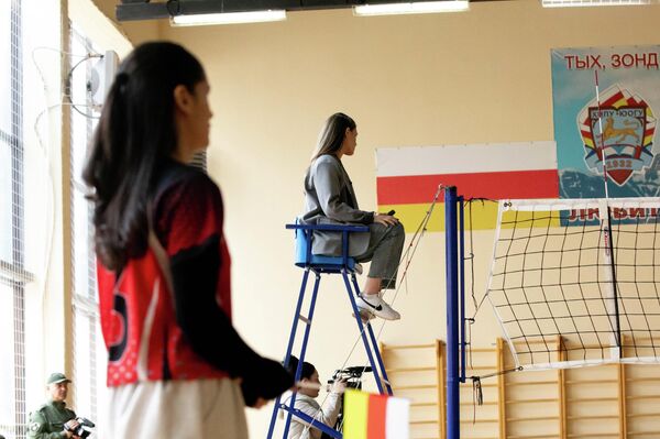 Открытый турнир по волейболу на Кубок ректора ЮОГУ среди мужчин Открытый турнир по волейболу на Кубок ректора ЮОГУ среди мужчин - Sputnik Южная Осетия