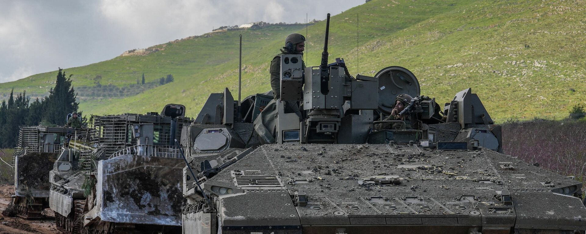 Израильская военная техника на границе с Ливаном  - Sputnik Южная Осетия, 1920, 09.04.2026